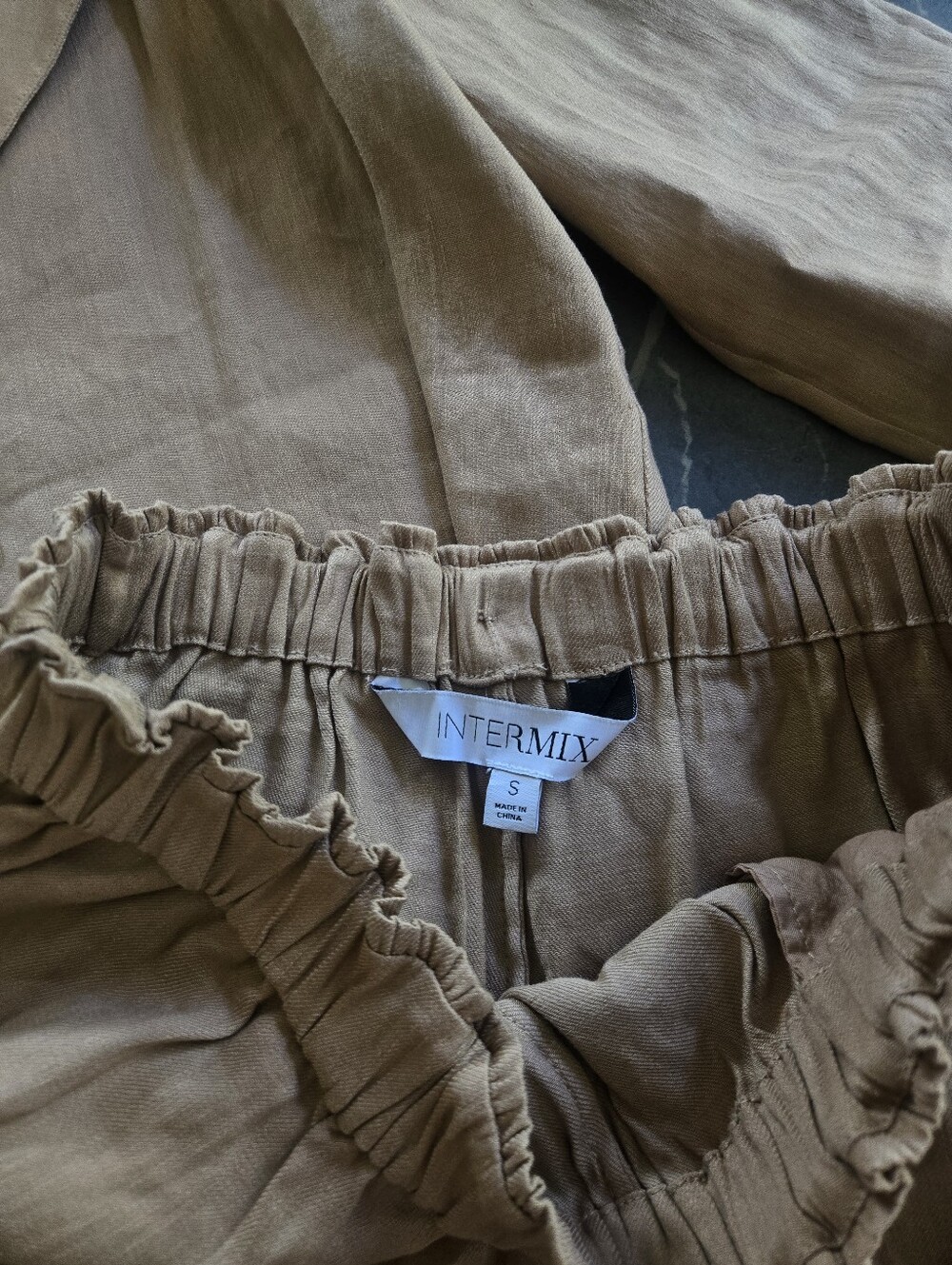 { Intermix } Set - Picture 4 of 7